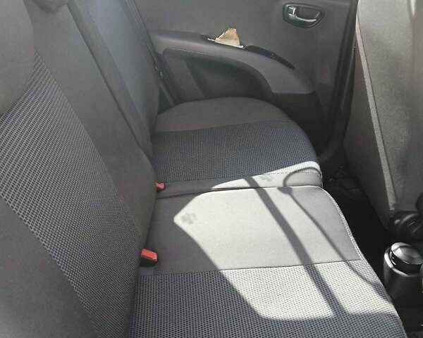 Хендай и10 2012 в Харькове на Automoto.ua Серый Хендай и10, объемом двигателя 1.2 л и пробегом 93 тыс. км за 7499 $, фото 5 на Automoto.ua