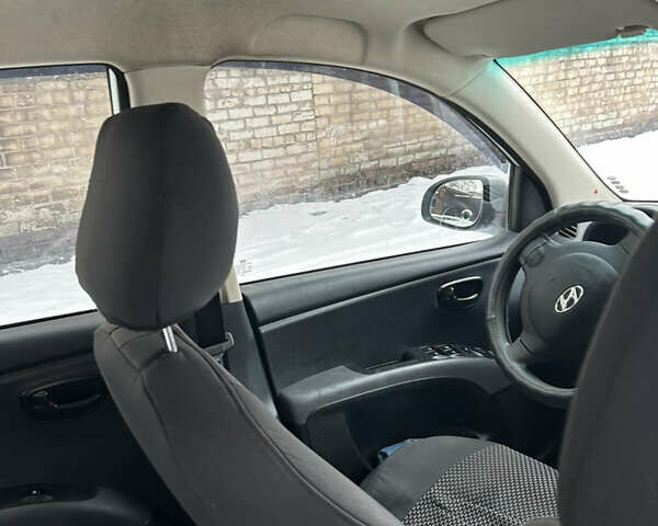 Сірий Хендай і10, об'ємом двигуна 1.1 л та пробігом 69 тис. км за 6000 $, фото 4 на Automoto.ua