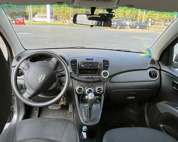 Серый Хендай и10, объемом двигателя 1.09 л и пробегом 62 тыс. км за 7500 $, фото 6 на Automoto.ua