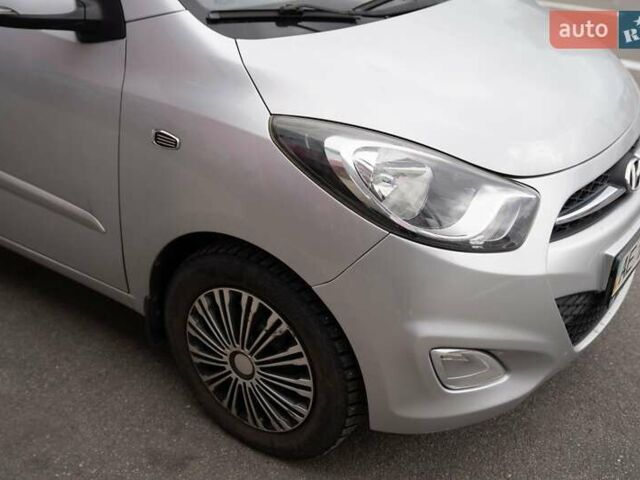 Серый Хендай и10, объемом двигателя 1.25 л и пробегом 97 тыс. км за 6490 $, фото 7 на Automoto.ua