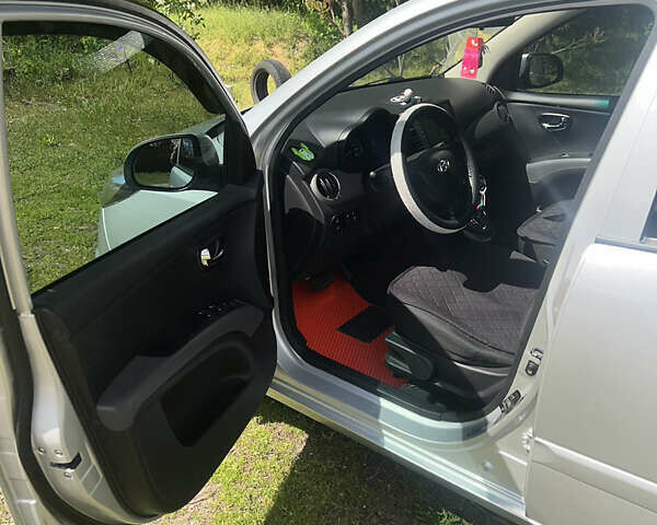 Сірий Хендай і10, об'ємом двигуна 1.2 л та пробігом 69 тис. км за 7600 $, фото 9 на Automoto.ua