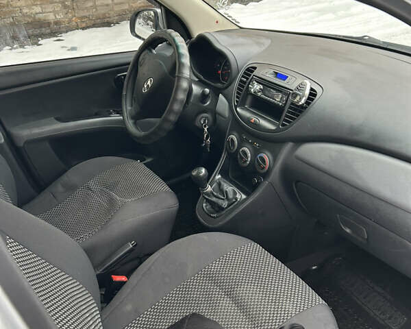 Сірий Хендай і10, об'ємом двигуна 1.1 л та пробігом 69 тис. км за 6000 $, фото 7 на Automoto.ua