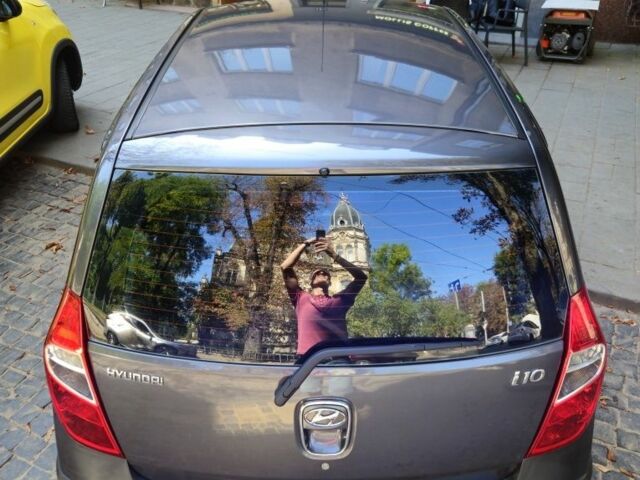 Серый Хендай и10, объемом двигателя 1.1 л и пробегом 174 тыс. км за 4500 $, фото 3 на Automoto.ua