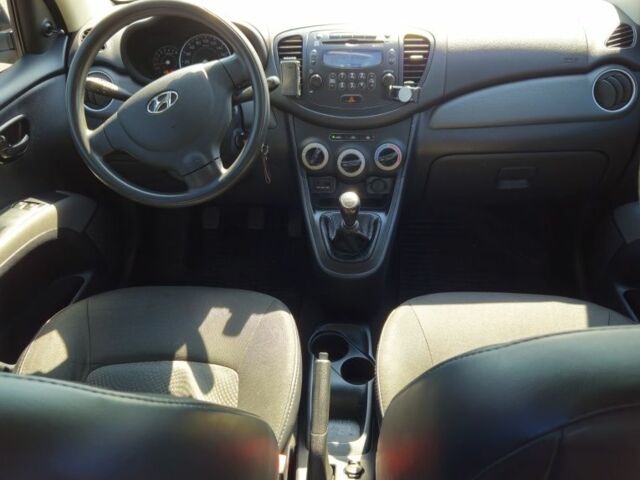 Серый Хендай и10, объемом двигателя 1.1 л и пробегом 174 тыс. км за 4500 $, фото 17 на Automoto.ua