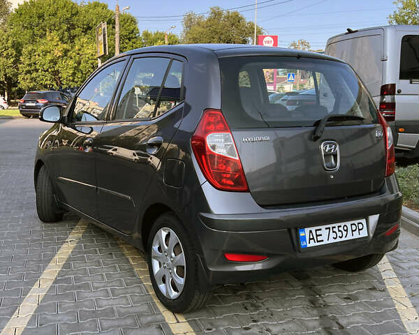 Серый Хендай и10, объемом двигателя 1.09 л и пробегом 62 тыс. км за 7500 $, фото 3 на Automoto.ua