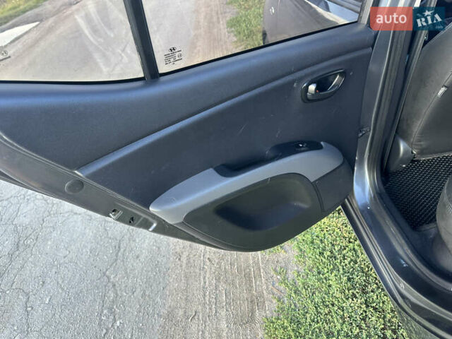 Сірий Хендай і10, об'ємом двигуна 1.09 л та пробігом 157 тис. км за 5400 $, фото 19 на Automoto.ua