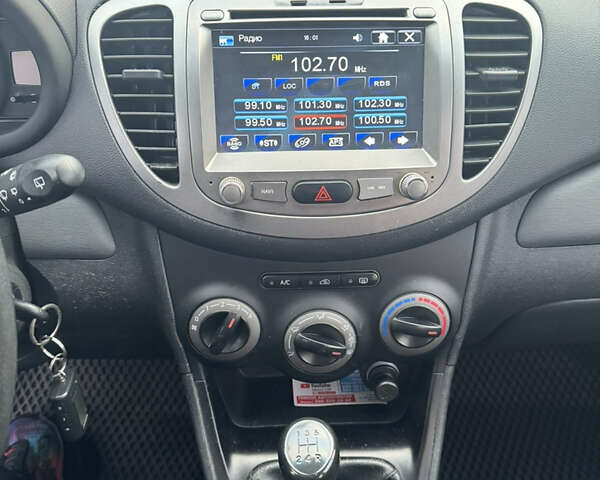 Серый Хендай и10, объемом двигателя 1.09 л и пробегом 130 тыс. км за 5700 $, фото 10 на Automoto.ua