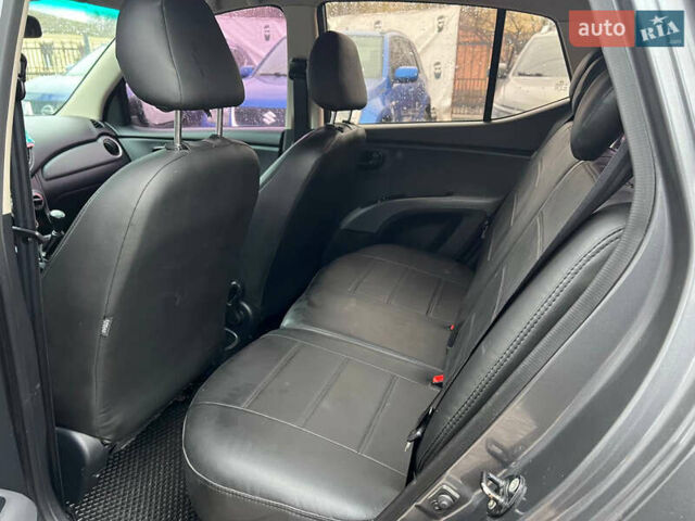 Серый Хендай и10, объемом двигателя 1.09 л и пробегом 159 тыс. км за 5400 $, фото 10 на Automoto.ua