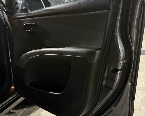 Серый Хендай и10, объемом двигателя 1.1 л и пробегом 76 тыс. км за 7550 $, фото 14 на Automoto.ua