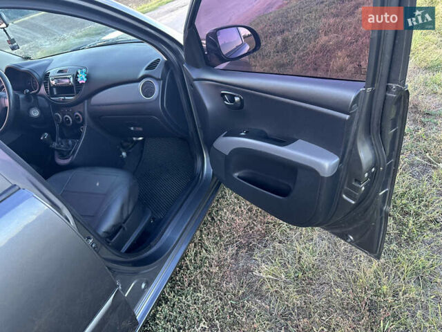 Сірий Хендай і10, об'ємом двигуна 1.09 л та пробігом 157 тис. км за 5400 $, фото 22 на Automoto.ua
