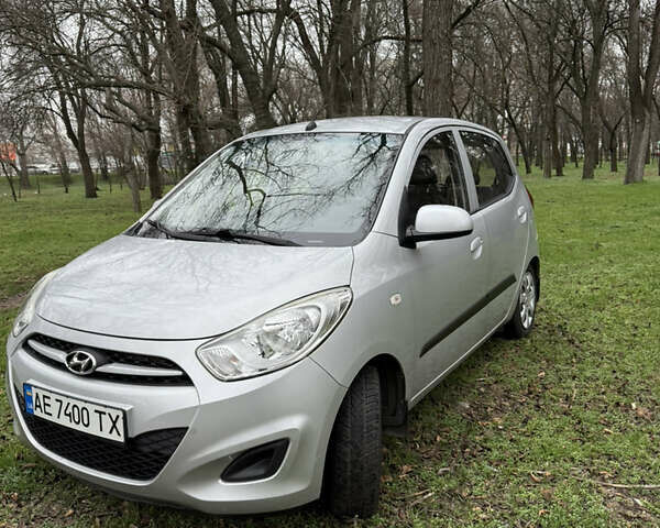 Серый Хендай и10, объемом двигателя 1.09 л и пробегом 96 тыс. км за 5599 $, фото 3 на Automoto.ua