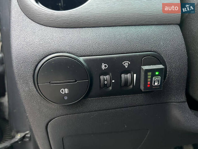 Серый Хендай и10, объемом двигателя 1.09 л и пробегом 159 тыс. км за 5400 $, фото 11 на Automoto.ua