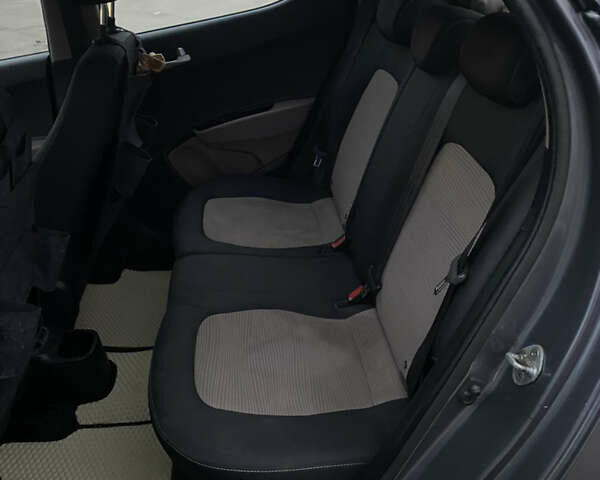 Серый Хендай и10, объемом двигателя 1 л и пробегом 202 тыс. км за 6800 $, фото 21 на Automoto.ua