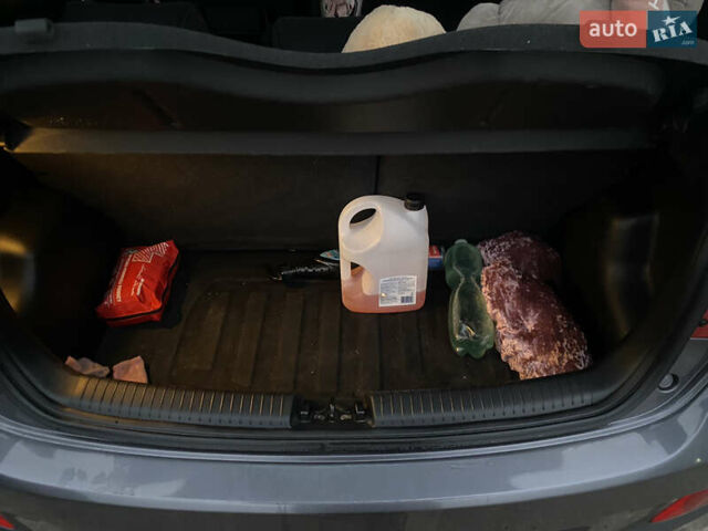 Серый Хендай и10, объемом двигателя 1 л и пробегом 202 тыс. км за 6800 $, фото 17 на Automoto.ua