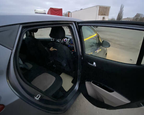 Серый Хендай и10, объемом двигателя 1 л и пробегом 202 тыс. км за 6800 $, фото 25 на Automoto.ua