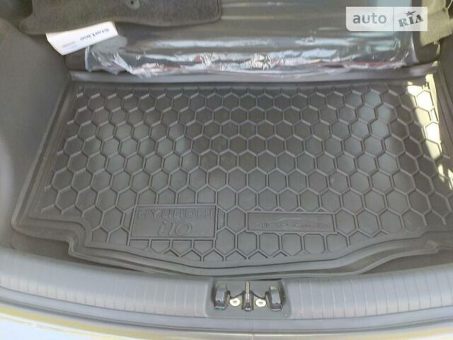 Серый Хендай и10, объемом двигателя 1.2 л и пробегом 16 тыс. км за 14700 $, фото 44 на Automoto.ua