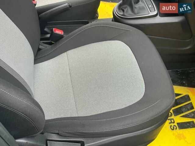 Хендай и10 2022 в Киеве на Automoto.ua Серый Хендай и10, объемом двигателя 1.2 л и пробегом 30 тыс. км за 15500 $, фото 51 на Automoto.ua