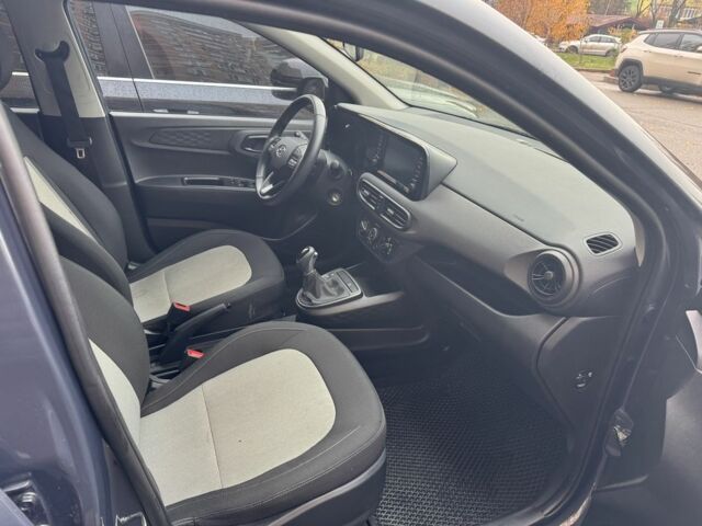 Серый Хендай и10, объемом двигателя 1.2 л и пробегом 19 тыс. км за 16500 $, фото 3 на Automoto.ua