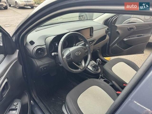 Сірий Хендай і10, об'ємом двигуна 1.2 л та пробігом 19 тис. км за 16500 $, фото 3 на Automoto.ua