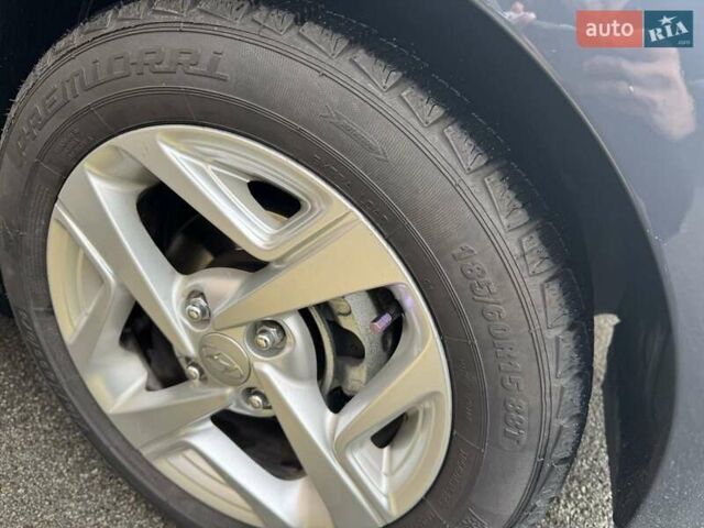 Сірий Хендай і10, об'ємом двигуна 1.2 л та пробігом 19 тис. км за 16500 $, фото 6 на Automoto.ua