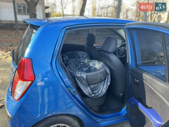 Синий Хендай и10, объемом двигателя 1.2 л и пробегом 189 тыс. км за 5200 $, фото 6 на Automoto.ua