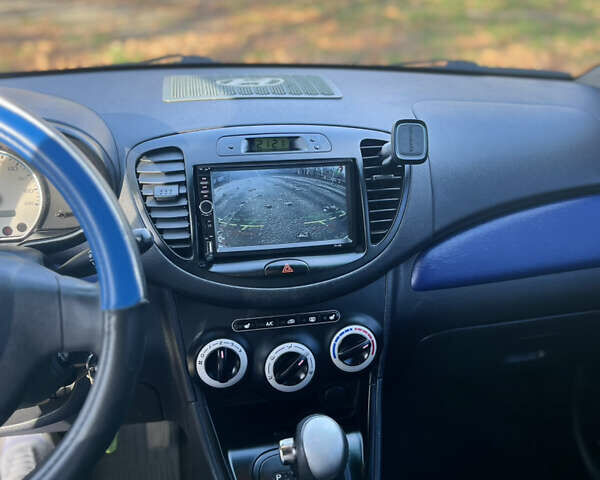 Синий Хендай и10, объемом двигателя 1.2 л и пробегом 189 тыс. км за 5200 $, фото 3 на Automoto.ua