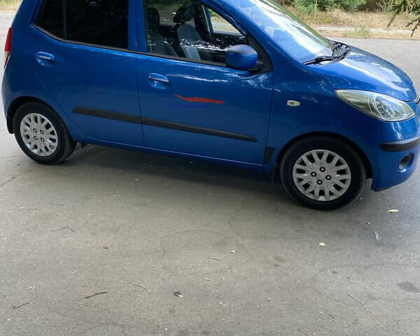 Синий Хендай и10, объемом двигателя 1.09 л и пробегом 130 тыс. км за 5100 $, фото 1 на Automoto.ua
