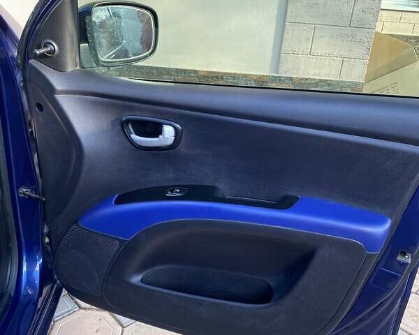 Синій Хендай і10, об'ємом двигуна 1.25 л та пробігом 127 тис. км за 4400 $, фото 11 на Automoto.ua