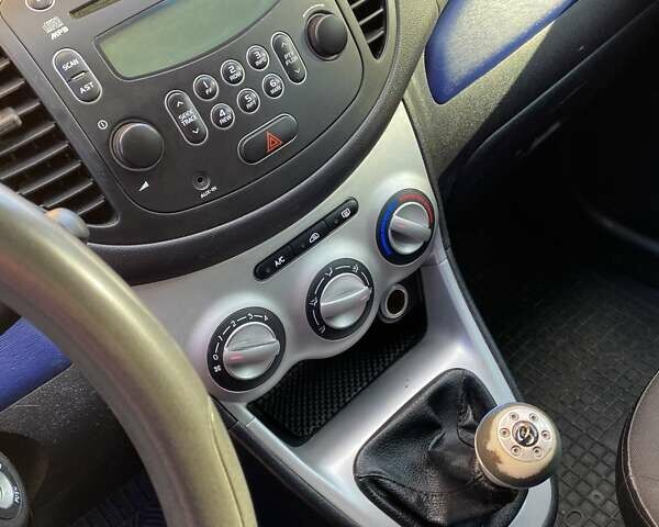 Синій Хендай і10, об'ємом двигуна 1.25 л та пробігом 127 тис. км за 4400 $, фото 13 на Automoto.ua