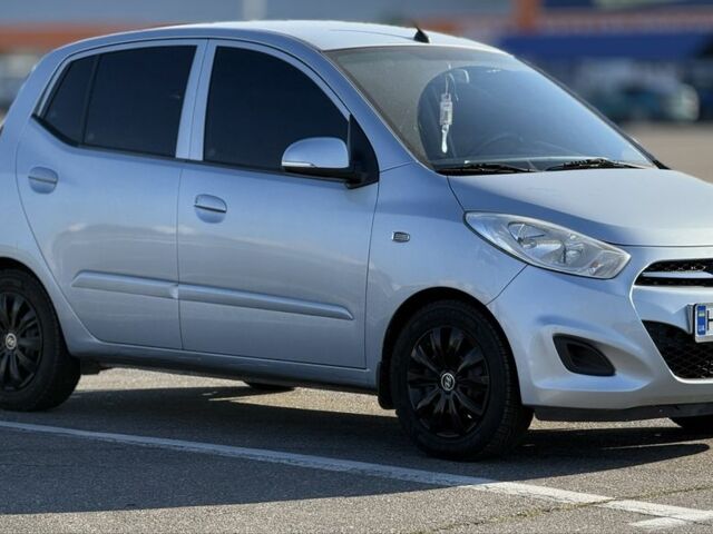 Синий Хендай и10, объемом двигателя 1.1 л и пробегом 116 тыс. км за 5500 $, фото 2 на Automoto.ua