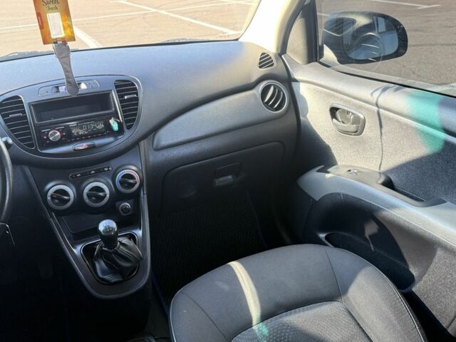 Синий Хендай и10, объемом двигателя 1.1 л и пробегом 116 тыс. км за 5500 $, фото 13 на Automoto.ua