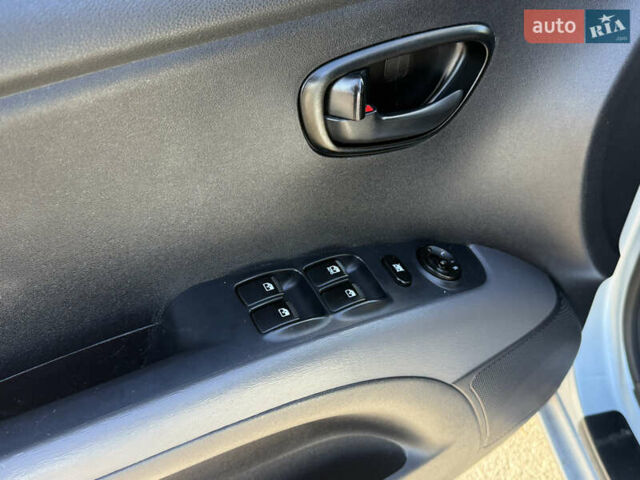 Синий Хендай и10, объемом двигателя 1.2 л и пробегом 118 тыс. км за 5000 $, фото 8 на Automoto.ua