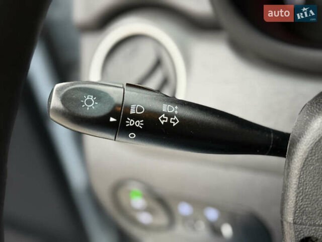 Синій Хендай і10, об'ємом двигуна 1.09 л та пробігом 133 тис. км за 6900 $, фото 55 на Automoto.ua