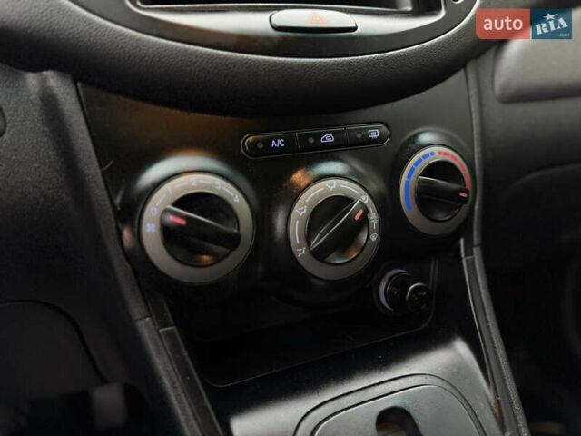 Синій Хендай і10, об'ємом двигуна 1.09 л та пробігом 133 тис. км за 6900 $, фото 52 на Automoto.ua