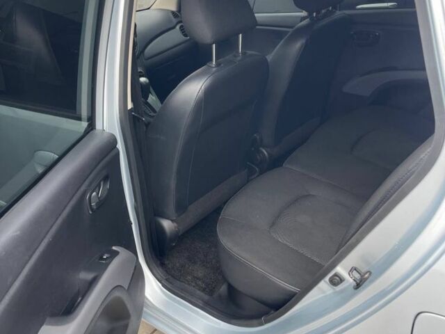 Синій Хендай і10, об'ємом двигуна 1.1 л та пробігом 131 тис. км за 5600 $, фото 7 на Automoto.ua