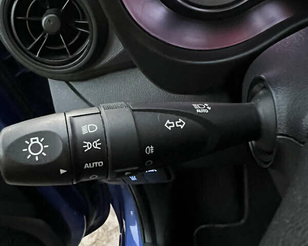 Синий Хендай и10, объемом двигателя 1 л и пробегом 52 тыс. км за 12500 $, фото 31 на Automoto.ua