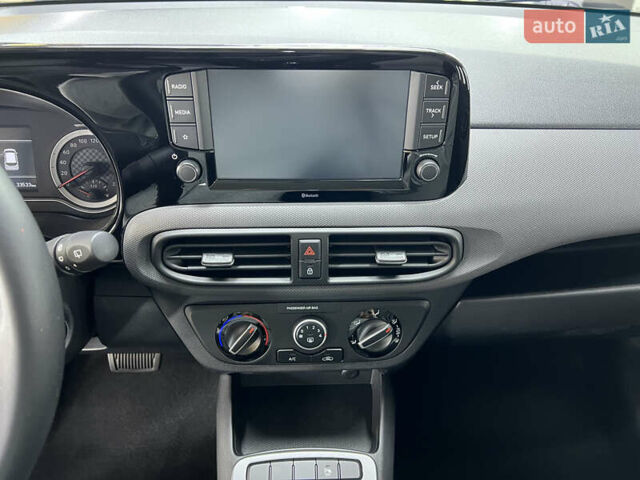 Синий Хендай и10, объемом двигателя 1.2 л и пробегом 33 тыс. км за 14800 $, фото 19 на Automoto.ua