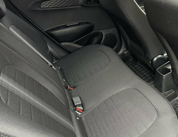 Синий Хендай и10, объемом двигателя 1.2 л и пробегом 7 тыс. км за 17300 $, фото 8 на Automoto.ua