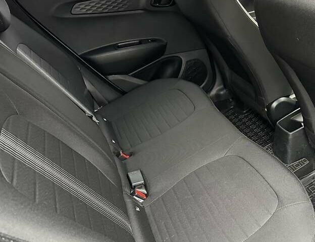 Синий Хендай и10, объемом двигателя 1.2 л и пробегом 6 тыс. км за 14900 $, фото 13 на Automoto.ua