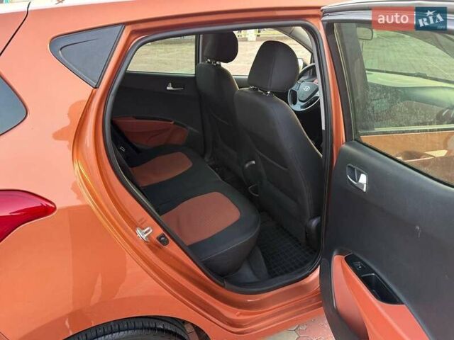 Помаранчевий Хендай і10, об'ємом двигуна 1.2 л та пробігом 150 тис. км за 7999 $, фото 21 на Automoto.ua