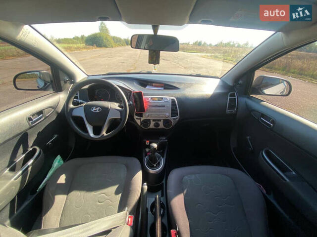 Білий Хендай і20, об'ємом двигуна 1.25 л та пробігом 130 тис. км за 3700 $, фото 15 на Automoto.ua