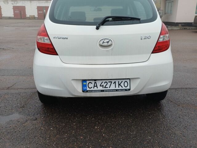 Белый Хендай и20, объемом двигателя 1.2 л и пробегом 148 тыс. км за 5400 $, фото 5 на Automoto.ua