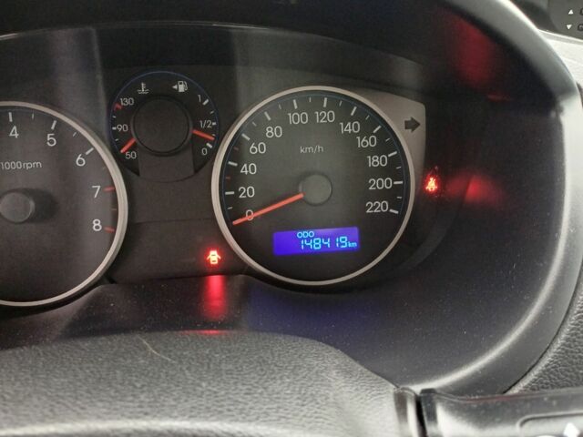 Белый Хендай и20, объемом двигателя 1.2 л и пробегом 148 тыс. км за 5400 $, фото 6 на Automoto.ua