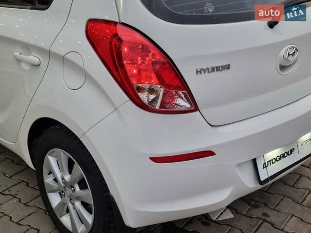 Белый Хендай и20, объемом двигателя 1.4 л и пробегом 128 тыс. км за 7900 $, фото 17 на Automoto.ua