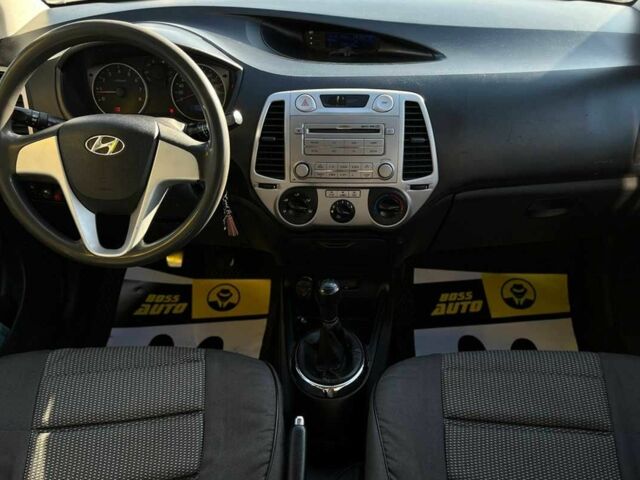 Белый Хендай и20, объемом двигателя 1.2 л и пробегом 242 тыс. км за 4600 $, фото 21 на Automoto.ua