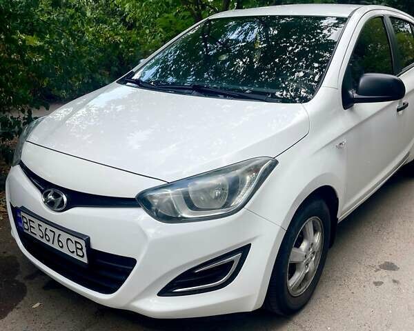 Білий Хендай і20, об'ємом двигуна 1.25 л та пробігом 182 тис. км за 5550 $, фото 12 на Automoto.ua