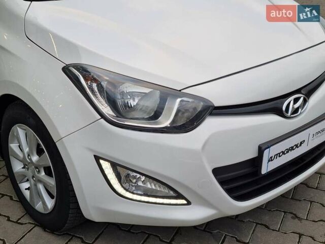 Белый Хендай и20, объемом двигателя 1.4 л и пробегом 128 тыс. км за 7900 $, фото 6 на Automoto.ua