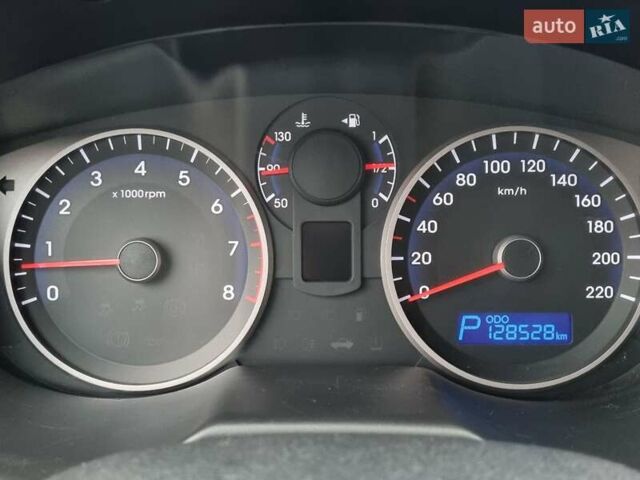 Белый Хендай и20, объемом двигателя 1.4 л и пробегом 128 тыс. км за 7900 $, фото 41 на Automoto.ua