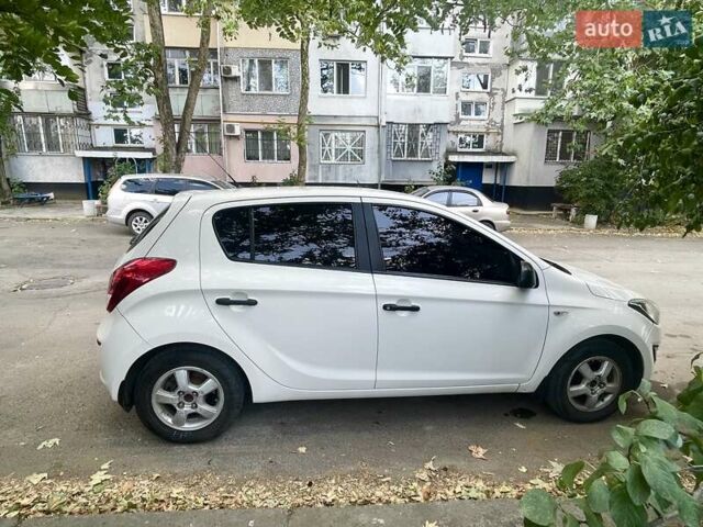 Білий Хендай і20, об'ємом двигуна 1.25 л та пробігом 182 тис. км за 5550 $, фото 11 на Automoto.ua
