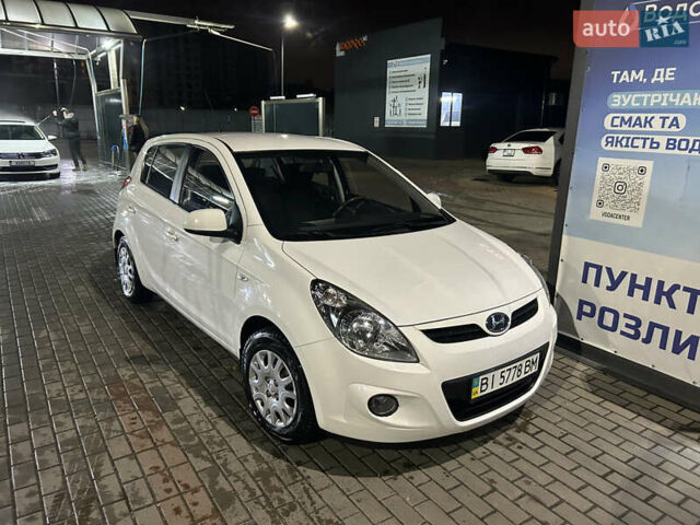 Белый Хендай и20, объемом двигателя 1.4 л и пробегом 93 тыс. км за 8200 $, фото 8 на Automoto.ua